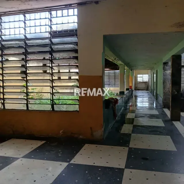 VENTA CASA PARA REMODELAR DE 1700MTS2 - 3