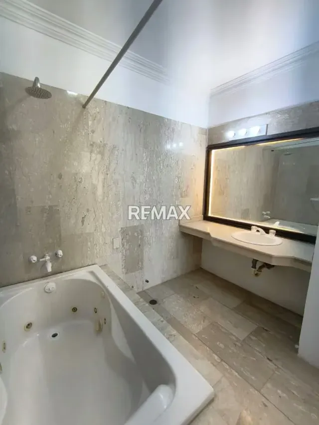 PENTHOUSE MODERNO DE 3 NIVELES , EN PLAYA EL ÁNGEL - 17