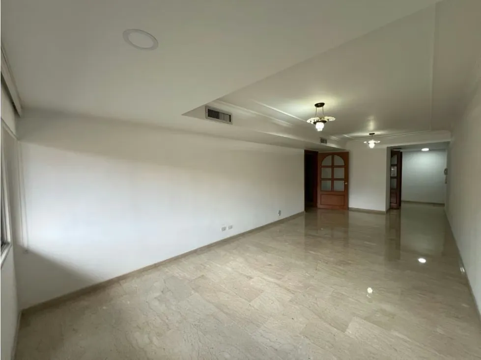 Hermoso Apartamento Campo Alegre - 5
