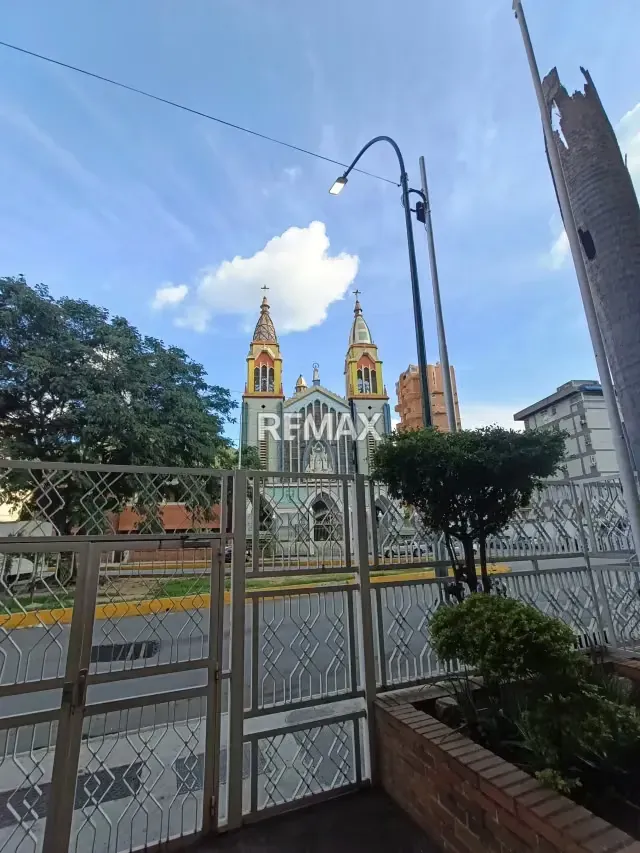 Venta de Penthouse en la Avenida Las fuentes del Paraiso - 2
