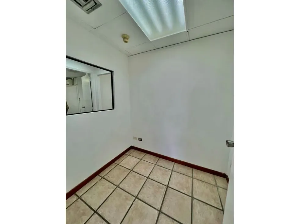 Se alquila oficina 243 m2 Mene Grande Altamira - 14