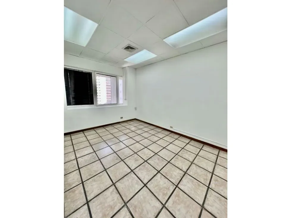 Se alquila oficina 243 m2 Mene Grande Altamira - 15