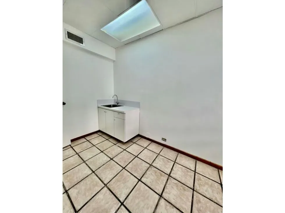 Se alquila oficina 243 m2 Mene Grande Altamira - 17
