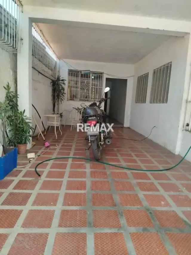 Apartamento tipo estudio en venta en La Limpia, Maracaibo - 3