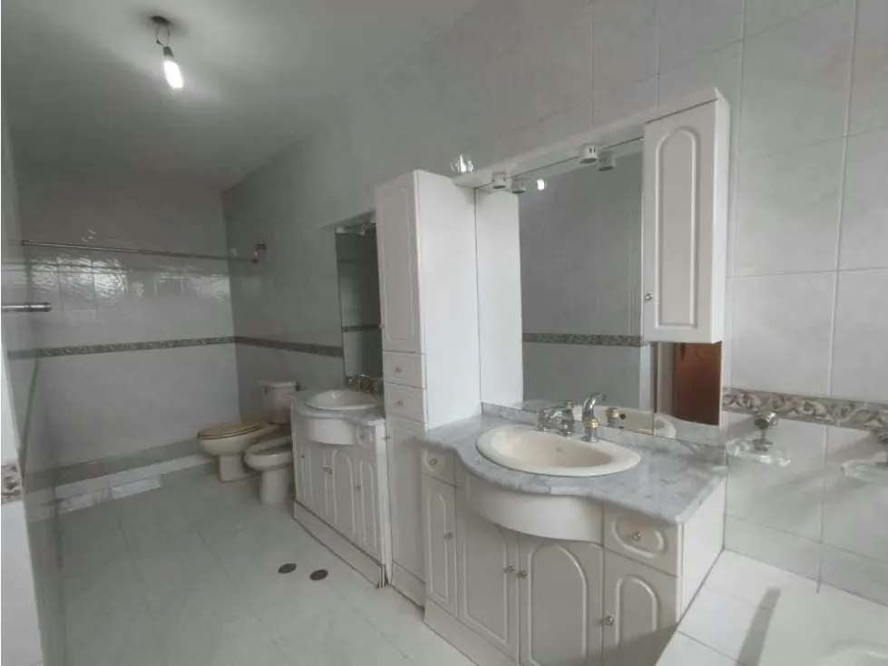 Vendo apartamento 310m2 5h/7b/4p Urb. Miranda 7897 - 13