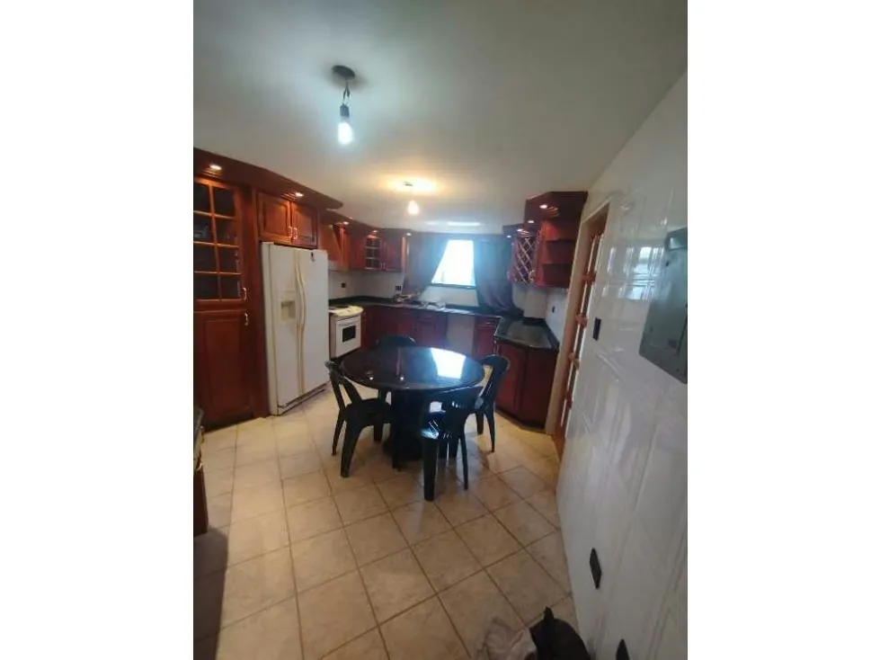 Vendo apartamento 310m2 5h/7b/4p Urb. Miranda 7897 - 5