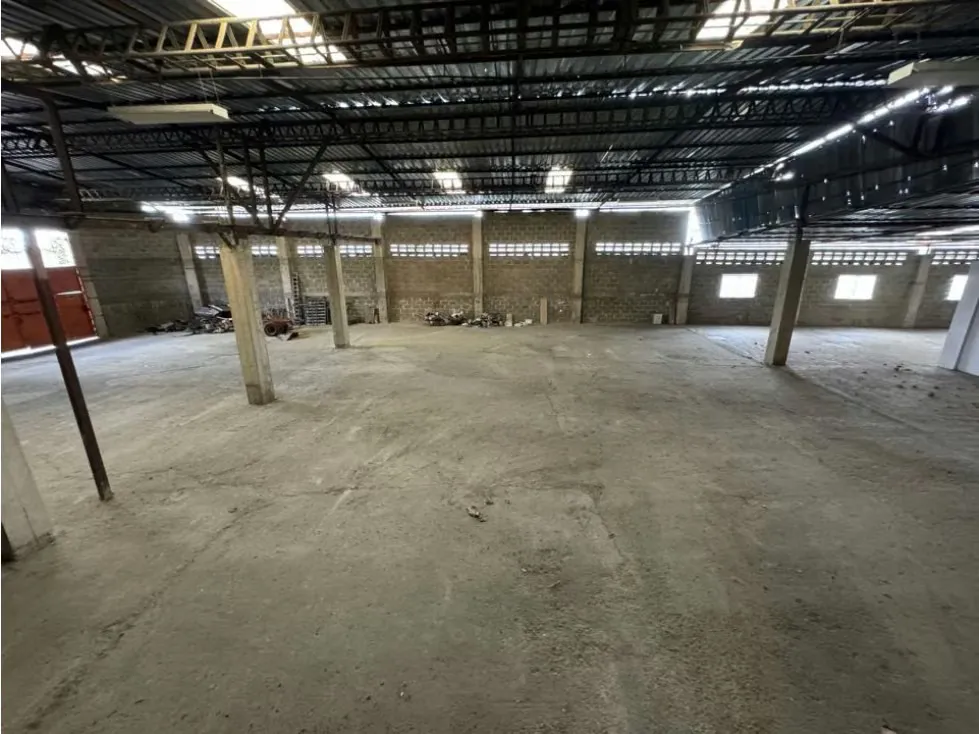 Se vende galpón industrial 827m2 Mariches 0507 - 5