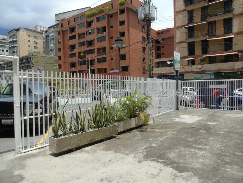 Local Comercial en Venta en Los Palos Grandes, Distrito Metropolitano - 18