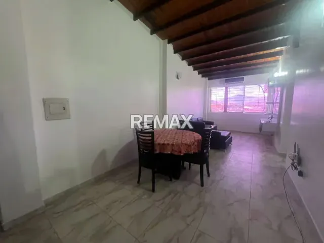 Comodo Apartamento en Paraparal - 6