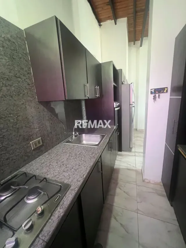 Comodo Apartamento en Paraparal - 8
