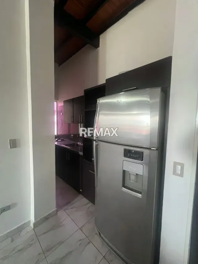 Comodo Apartamento en Paraparal - 9