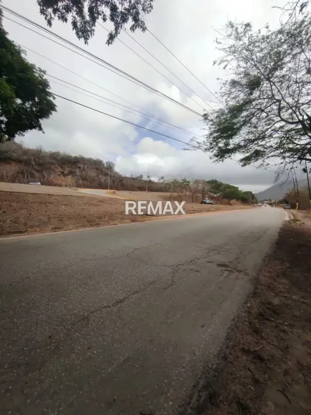 Parcela Residencial – La Guarina - La Asunción - 4