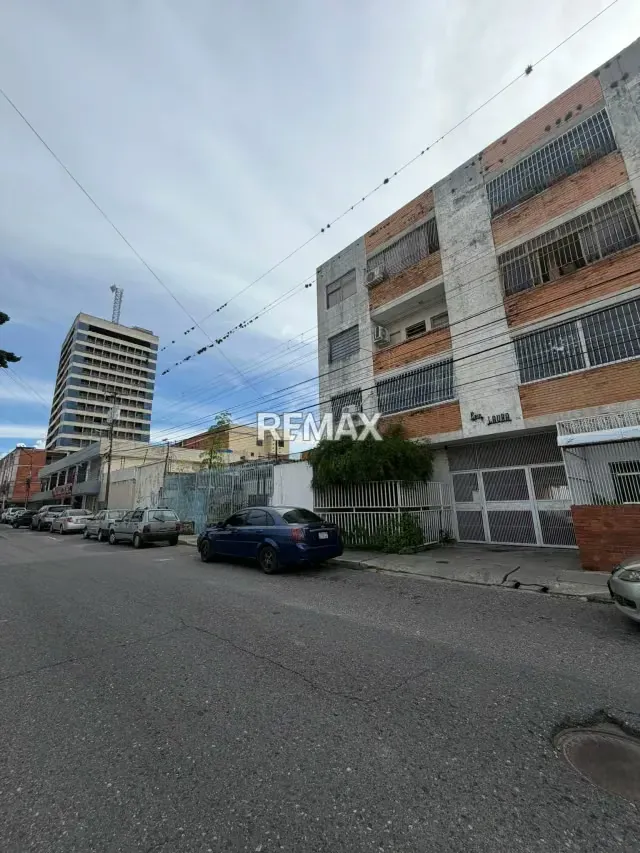 Apartamento en venta en el centro de barquisimeto Edif. Laura - 2