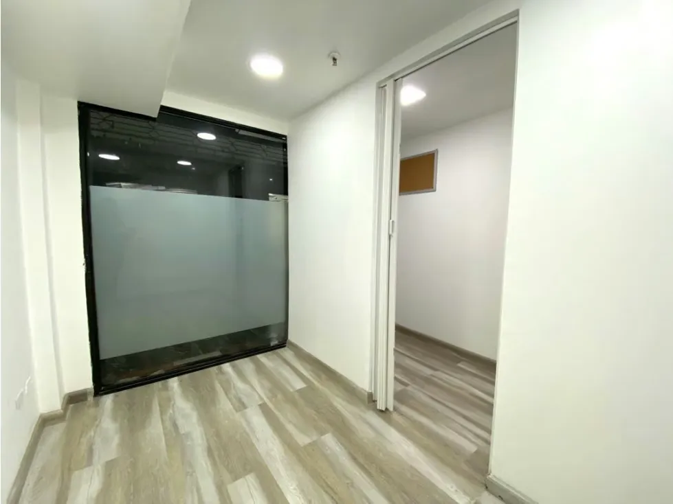 Se alquila oficina 43m2 La Castellana 5382 - 3