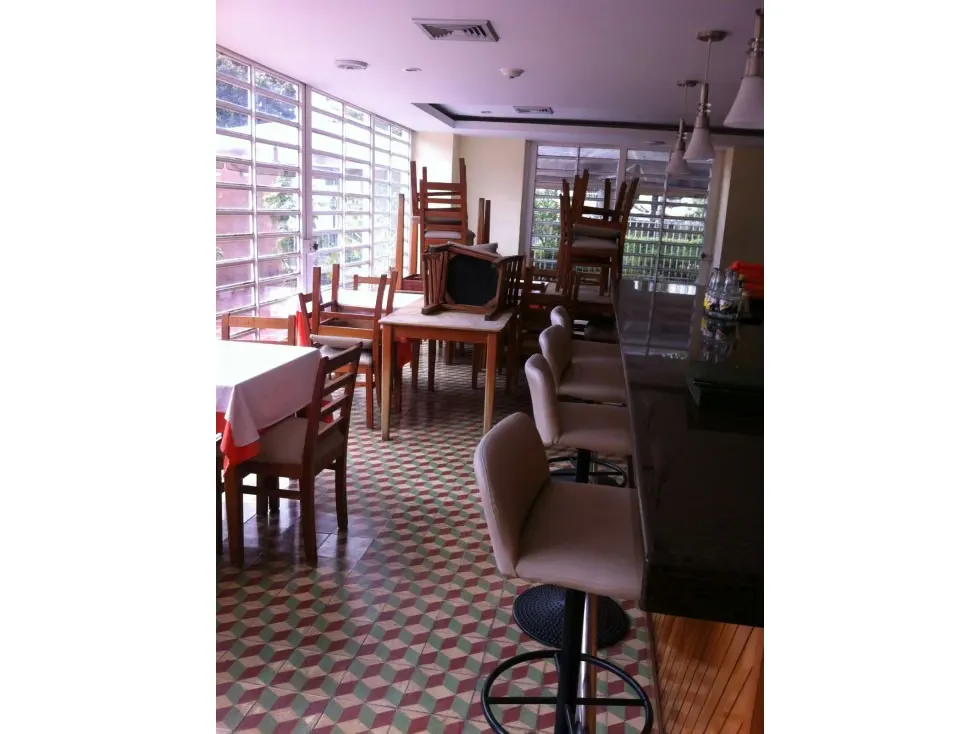 En Venta Edificio, Altamira, 950 mts - 25