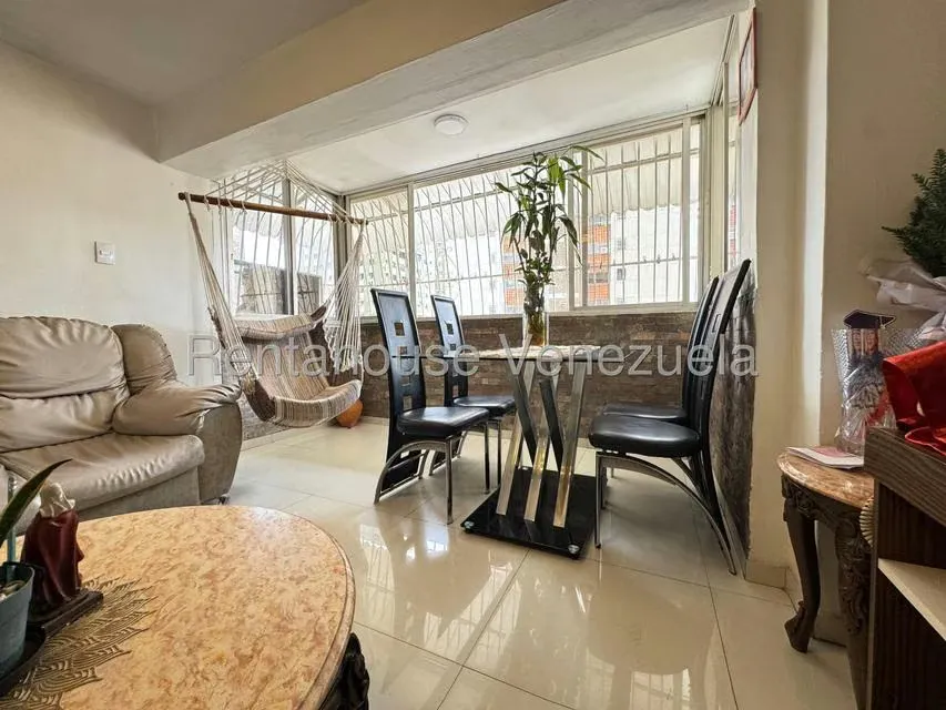 Apartamento (1 Nivel) en Venta en Parroquia San Juan, Distrito Metropolitano - 2