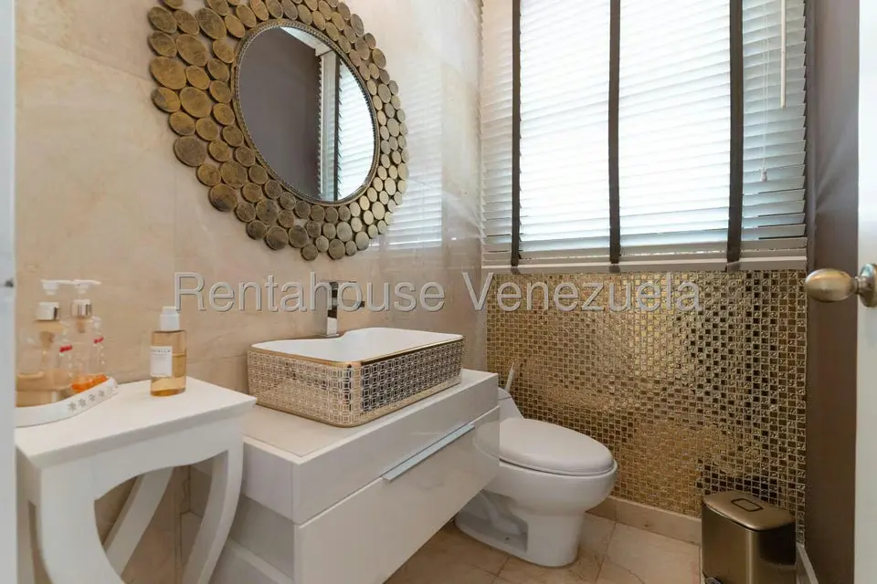Casa (Multipes Niveles) en Venta en Los Naranjos del Cafetal, Distrito Metropolitano - 25