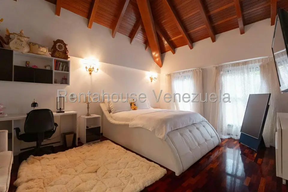 Casa (Multipes Niveles) en Venta en Los Naranjos del Cafetal, Distrito Metropolitano - 50