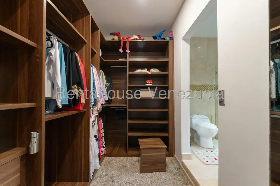 Casa (Multipes Niveles) en Venta en Los Naranjos del Cafetal, Distrito Metropolitano - 55
