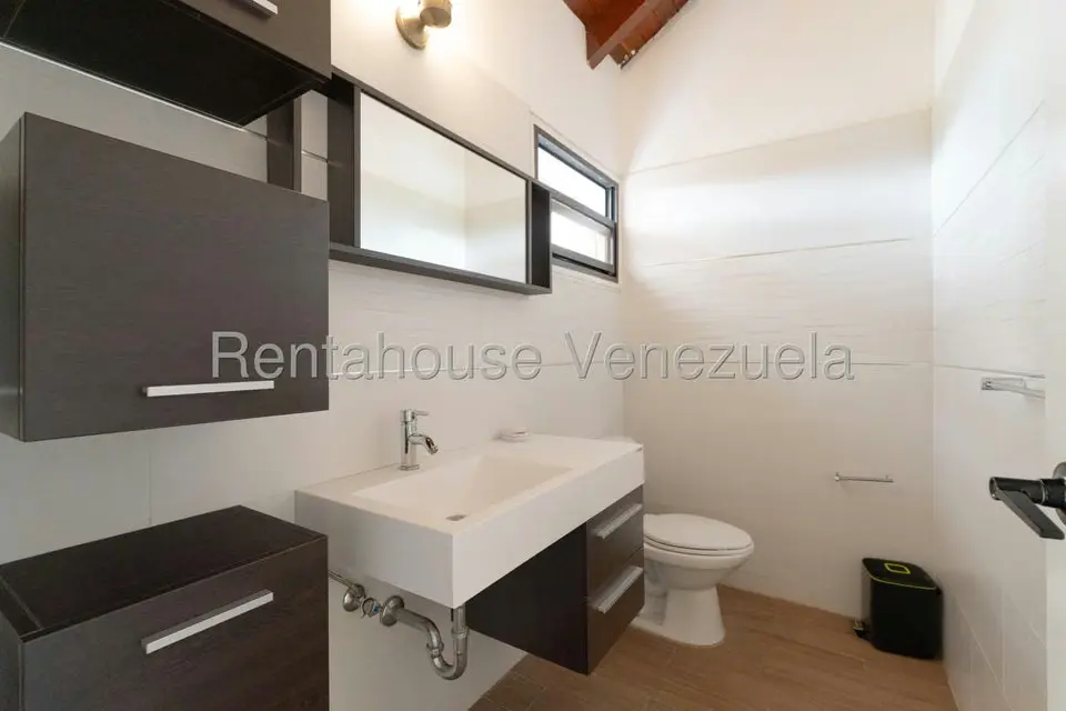 Casa (Multipes Niveles) en Venta en Los Naranjos del Cafetal, Distrito Metropolitano - 66