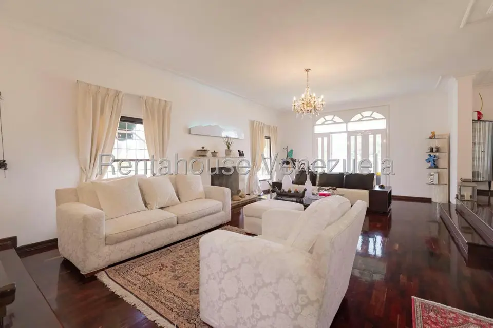 Casa (Multipes Niveles) en Venta en Los Naranjos del Cafetal, Distrito Metropolitano - 10