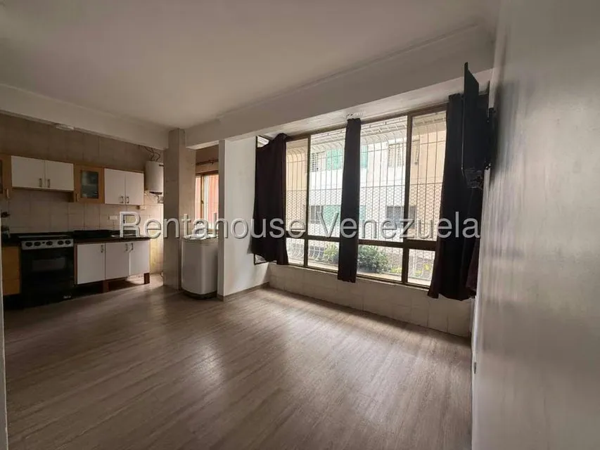 Apartamento (1 Nivel) en Venta en Colinas de Bello Monte, Distrito Metropolitano - 3