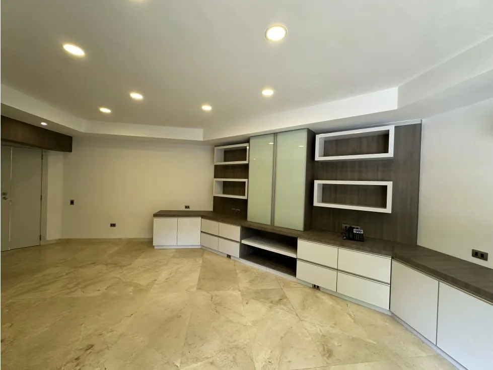 En venta casa de 2120m2 4h+2s/4.5b+s/10p La Lagunita - 17