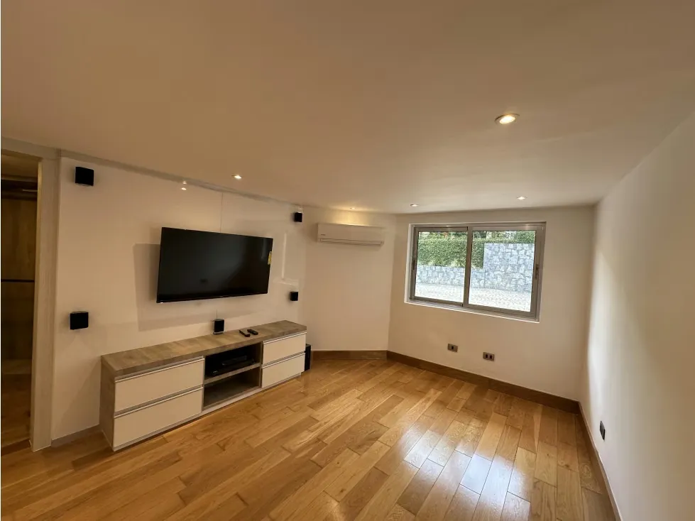 En venta casa de 2120m2 4h+2s/4.5b+s/10p La Lagunita - 28
