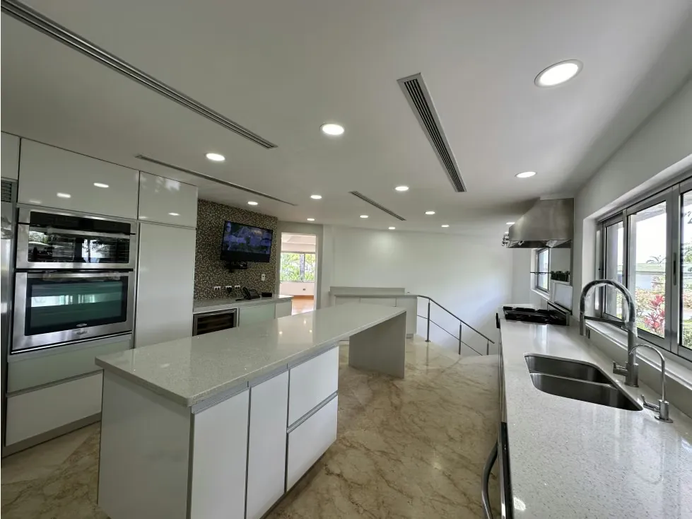 En venta casa de 2120m2 4h+2s/4.5b+s/10p La Lagunita - 6