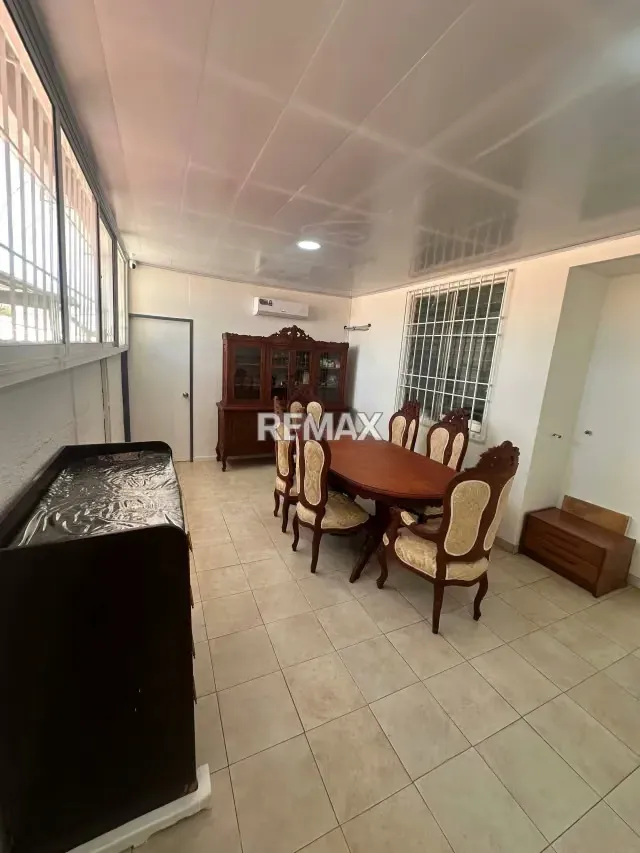 Vende Apto en Residencia Coromotico en planta baja* - 4