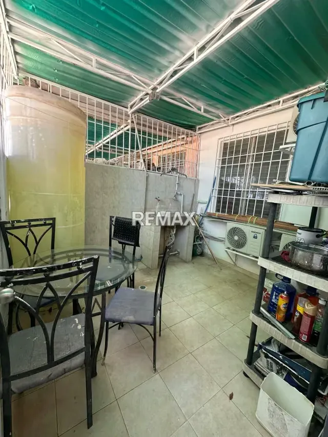 Vende Apto en Residencia Coromotico en planta baja* - 6