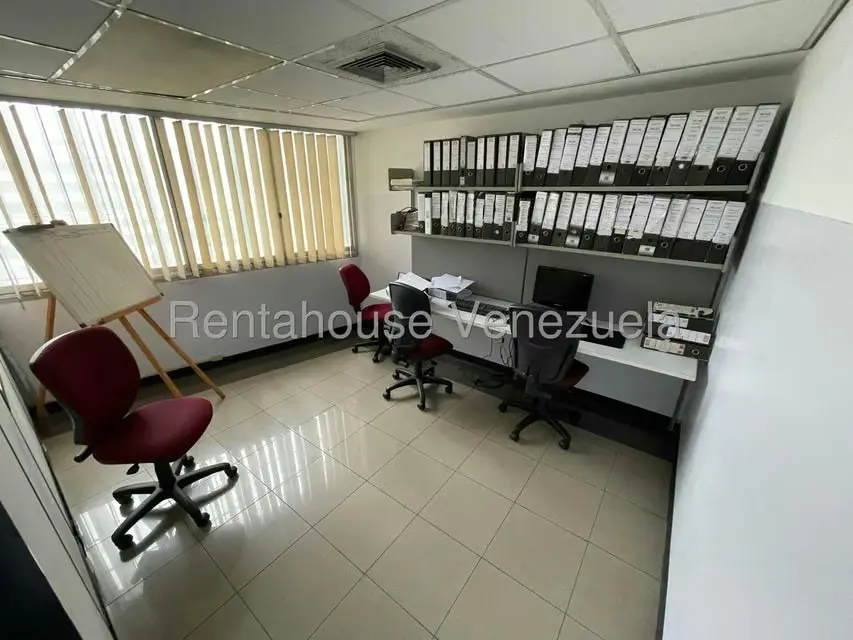 Oficina en Alquiler en Parroquia Catedral, Distrito Metropolitano - 18