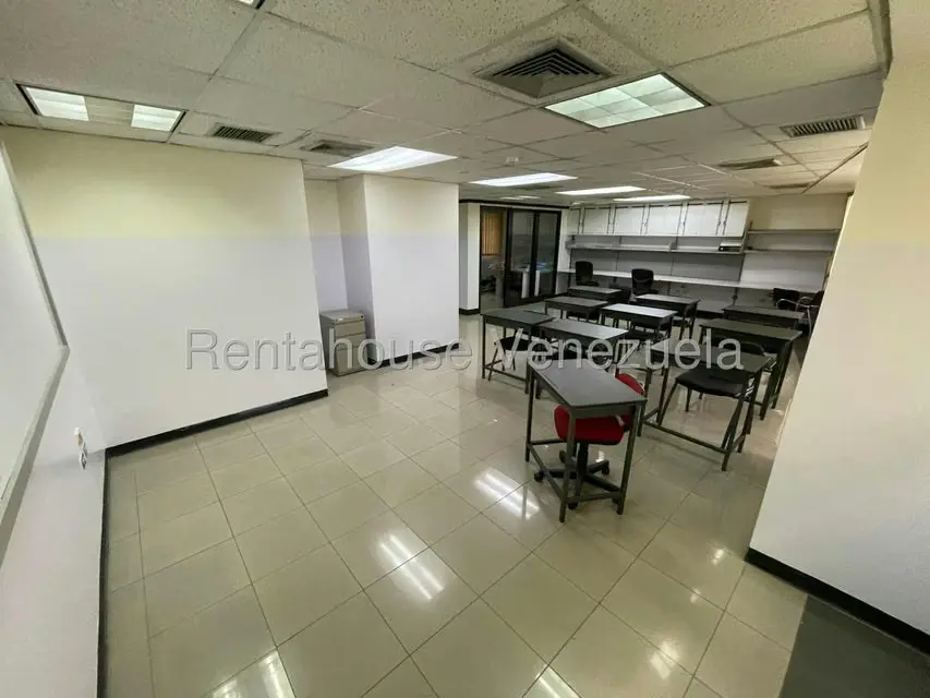 Oficina en Alquiler en Parroquia Catedral, Distrito Metropolitano - 9