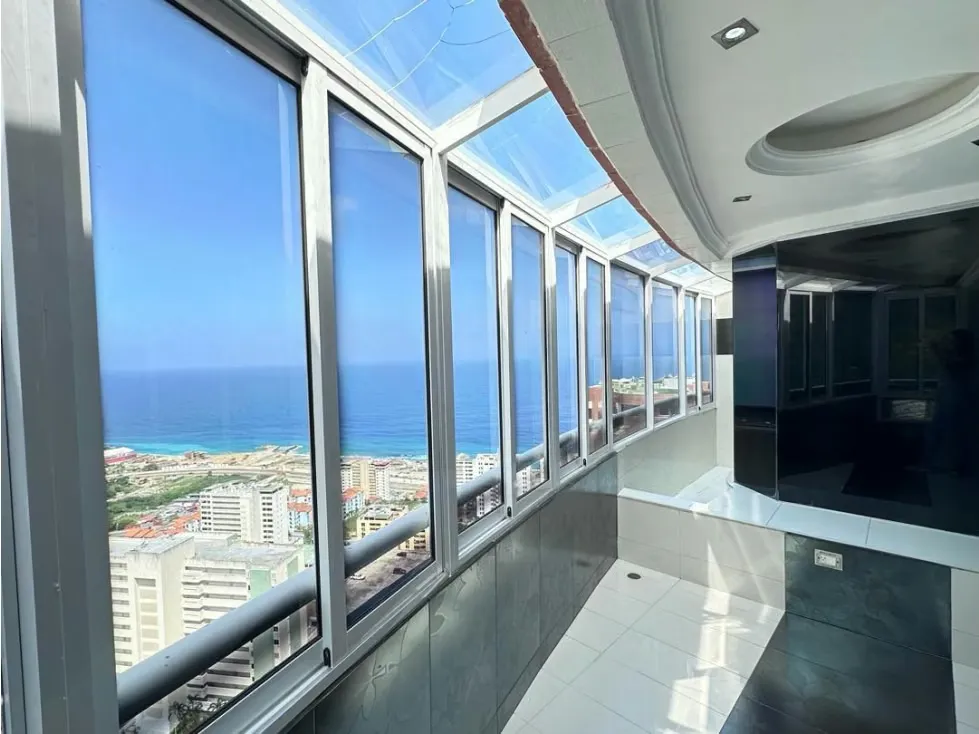 Vendo penthouse 196m2 3h/2b/2p La Guaira 4988