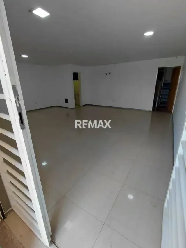 POTENCIAL GALPON INDUSTRIAL DE 365 M2 EN CENTRO EMPRESARIAL PRIVADO - 13
