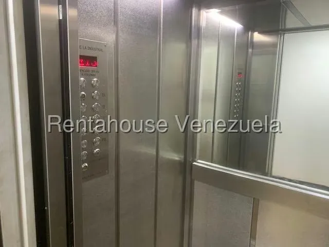 Apartamento (1 Nivel) en Venta en Horizonte, Distrito Metropolitano - 2