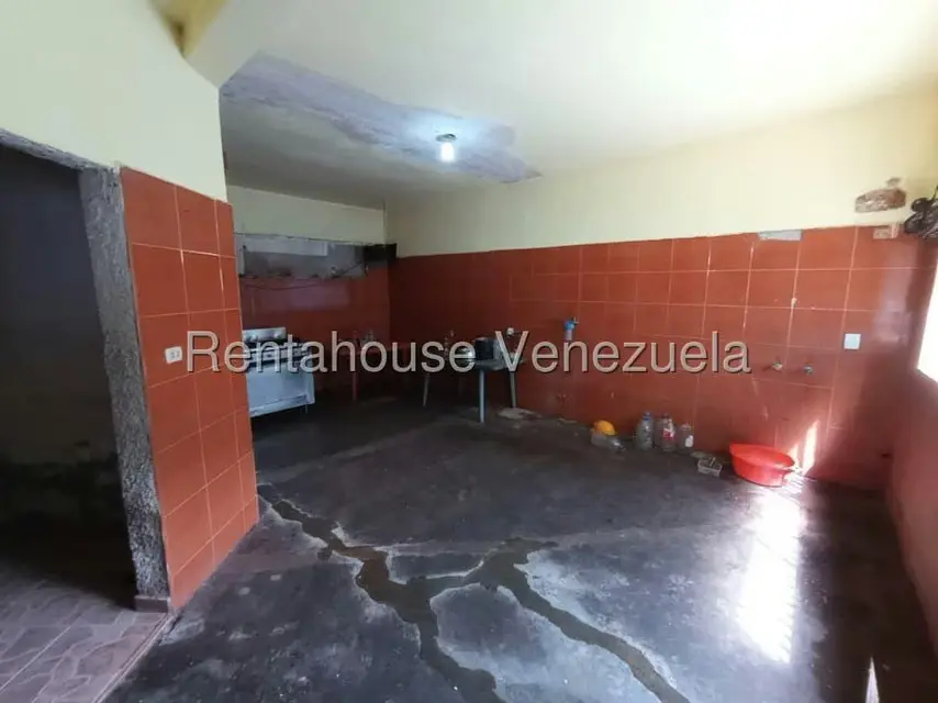 Casa (1 Nivel) en Venta en La Florida, Distrito Metropolitano - 24