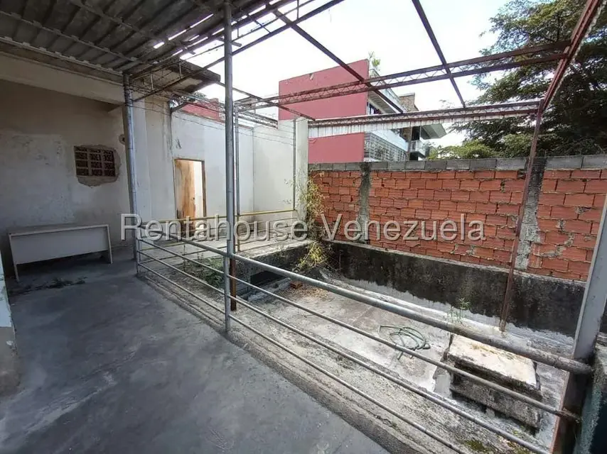 Casa (1 Nivel) en Venta en La Florida, Distrito Metropolitano - 33