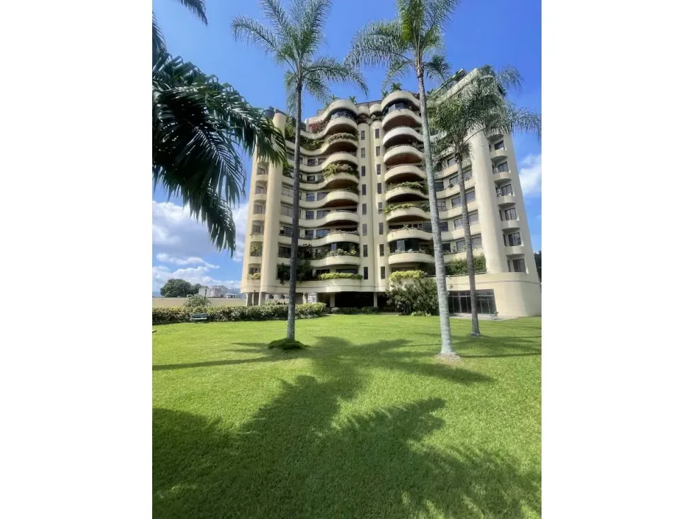 Vendo apartamento c/terraza 245m2 Country Club 3583