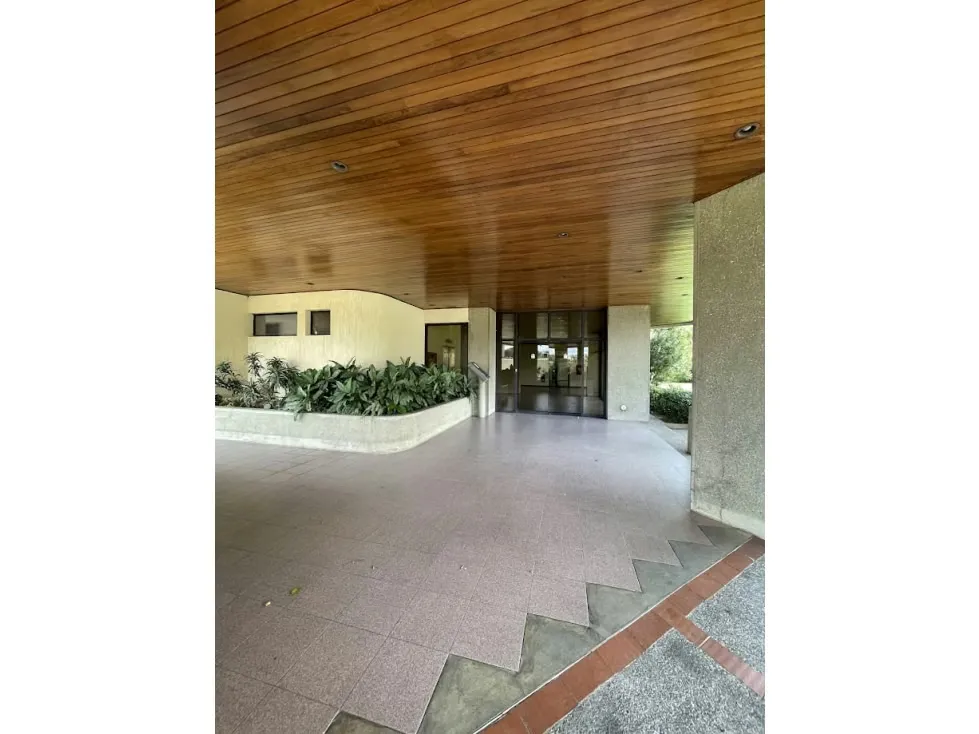 Vendo apartamento c/terraza 245m2 Country Club 3583 - 2