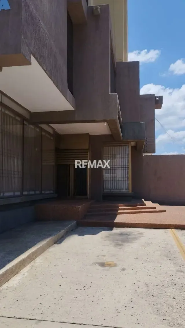 VENTA LOCAL COMERCIAL EN DR.PORTILLO - 12