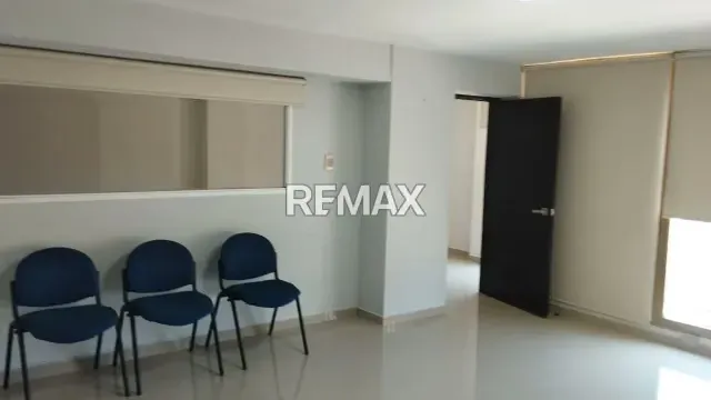 VENTA LOCAL COMERCIAL EN DR.PORTILLO - 5