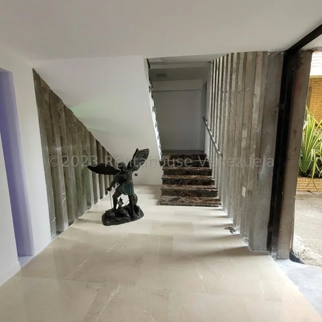 Casa (Multipes Niveles) en Venta en Cumbres de Curumo, Distrito Metropolitano - 11
