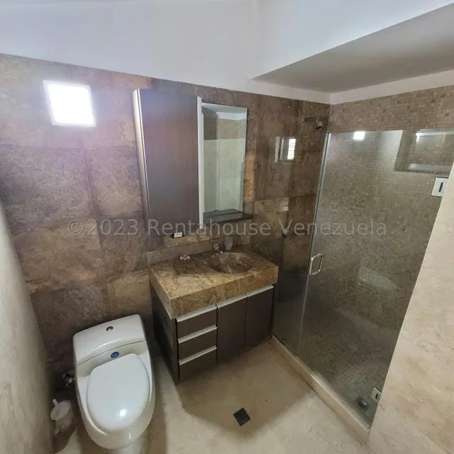 Casa (Multipes Niveles) en Venta en Cumbres de Curumo, Distrito Metropolitano - 21