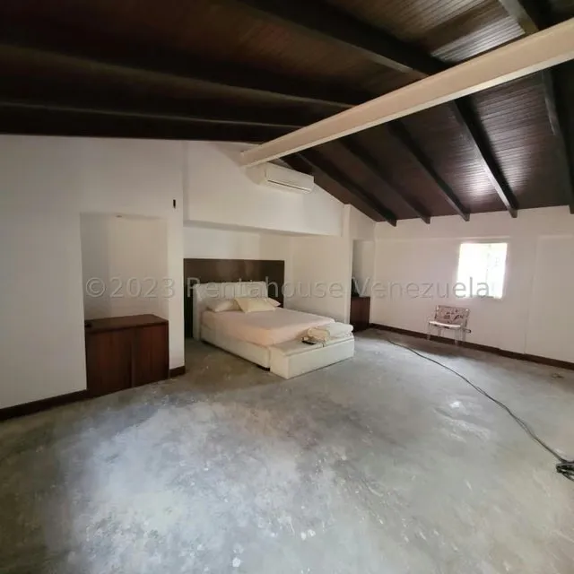 Casa (Multipes Niveles) en Venta en Cumbres de Curumo, Distrito Metropolitano - 23