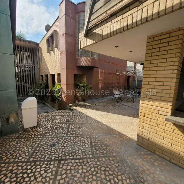 Casa (Multipes Niveles) en Venta en Cumbres de Curumo, Distrito Metropolitano - 37