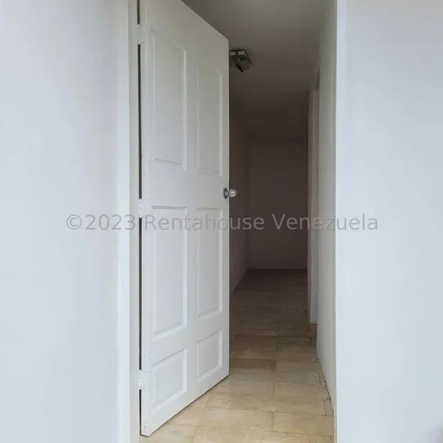 Casa (Multipes Niveles) en Venta en Cumbres de Curumo, Distrito Metropolitano - 42