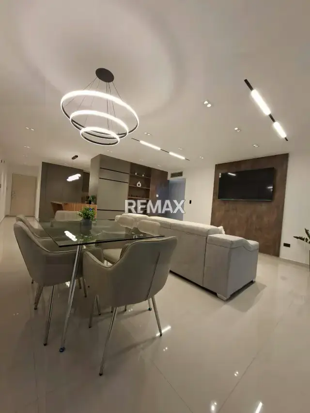 Espectacular Penthouse Inteligente con Vista al Mar en Resd. Arena Suites en Lechería