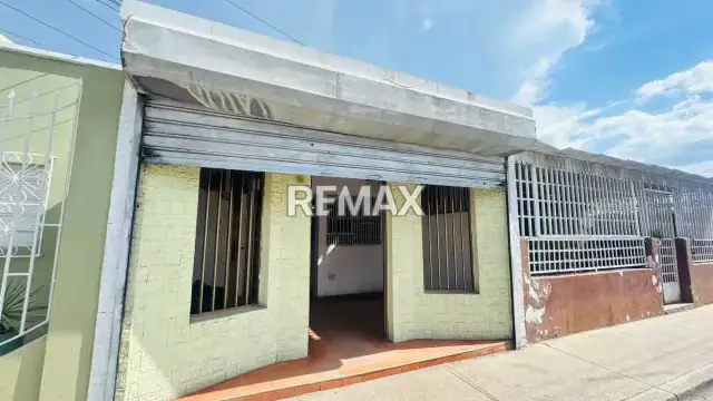 Local Amplio en Venta en El Centro de Punto Fijo