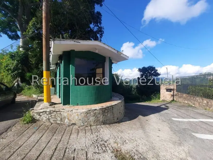 Terreno (Residencial) en Venta en Los Robles, Distrito Metropolitano